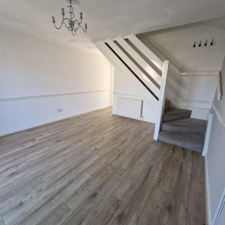 2 bedroom semi-detached house to rent - Photo 1