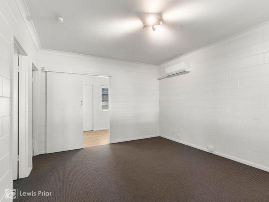Sought After Location - Renovate Throughout - Photo 1