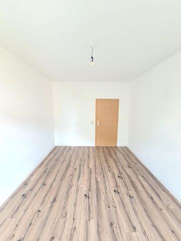 geräumige 2,5 Raum Wohnung auf Wunsch mit EBK - Photo 2