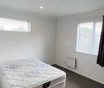 Modern Studio living - Photo 3