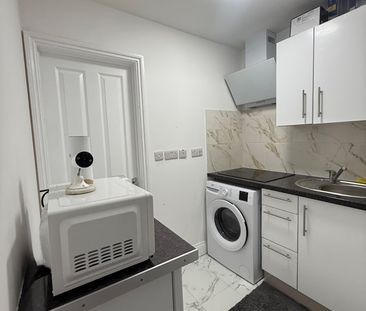 Studio Flat, Wigston Road, E13 - Photo 4