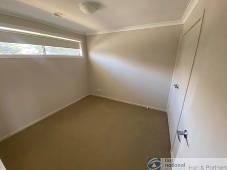 18 Kalbian Drive, 3978, Clyde North Vic - Photo 3