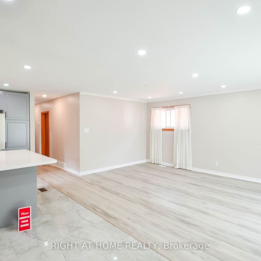 For Lease - 10 Amulet Street, Toronto, Ontario - Photo 1