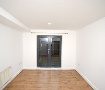 Studio Flat, Invito House, IG2 - Photo 3