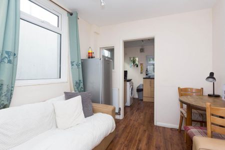 5 bedroom house to rent - Photo 2