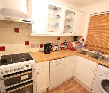 Heathside Road, Woking, Surrey, GU22 - Photo 3