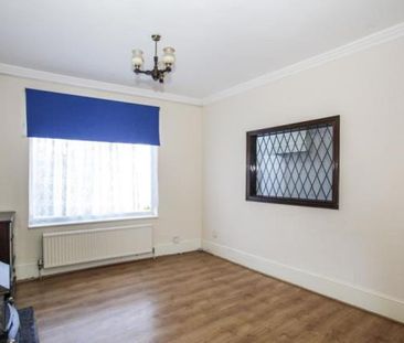 3 bedroom end of terrace house to rent - Photo 3