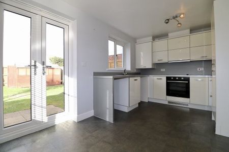 Cleave Close, Clacton-on-Sea CO16, Property for rent - Photo 2