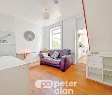 2 bedroom terraced house to rent - Photo 1
