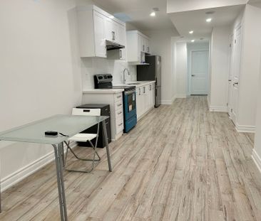 For Lease - 6 Longworth Avenue, Richmond Hill, Ontario - Photo 1