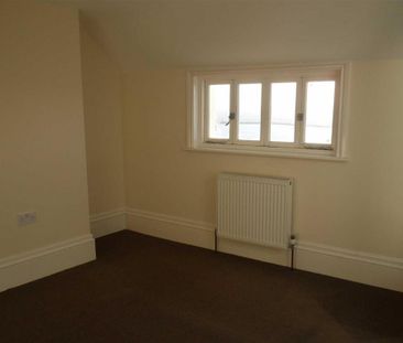 2 bedroom penthouse to rent - Photo 2