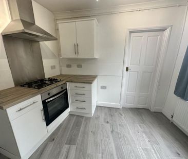 2 bedroom maisonette to rent - Photo 5