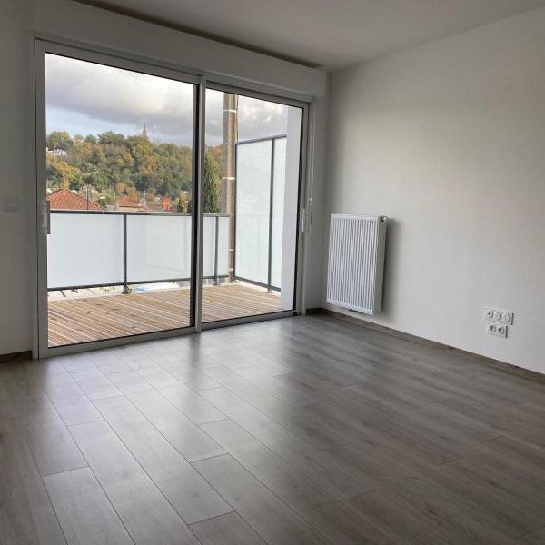 Location Appartement 3 pièces 67m² BORDEAUX 33000 - Photo 1