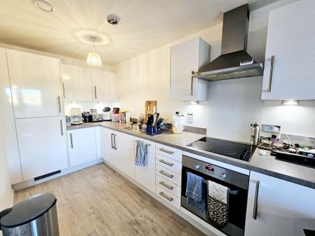 Elstree Way, WD6 1BZ, Borehamwood - Photo 5