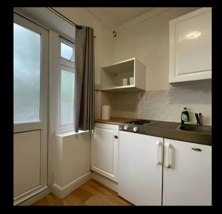 Studio Flat, Forty Lane, HA9 - Photo 3