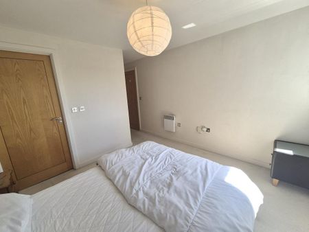 2 bedroom apartment to rent - Photo 4
