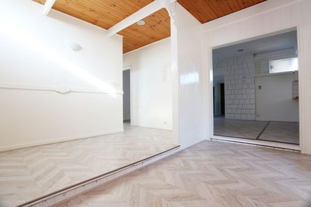 Spacious Family Home - Photo 3