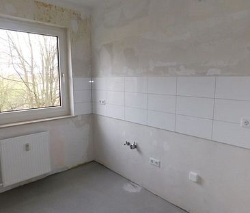 Schöne 3-Zi.-Whg. mit kleinem Balkon, Übergabe ohne Oberböden/Tapeten - Foto 2