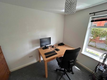 2 bedroom ground floor flat to rent - Photo 3