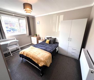 1 bedroom in a house share to rent - Photo 4