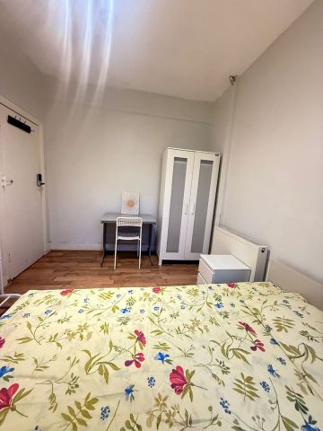Room in a Shared House, Clinton Road, N15 - Photo 3