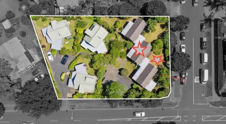 Character 1 bedroom townhouse - Photo 5