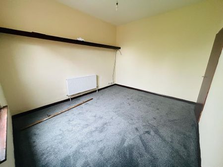 3 bedroom flat to rent - Photo 3