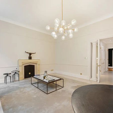 1 bedroom flat in Mayfair - Photo 3