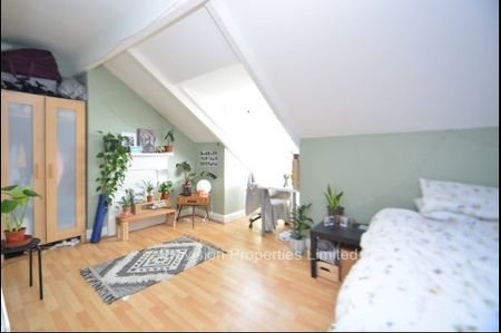 6 Bedroom Student Houses in Woodhouse - Photo 3