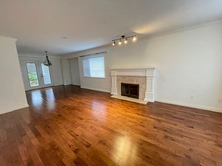 Spacious and Bright Three Bedrooms Plus Games Room (4th Bed) and Three Bathrooms - Photo 4