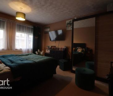 3 bedroom terraced house to rent - Photo 4