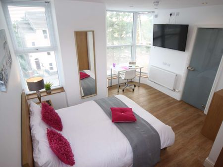 High Specification En-Suite Student Accommodation - Photo 3