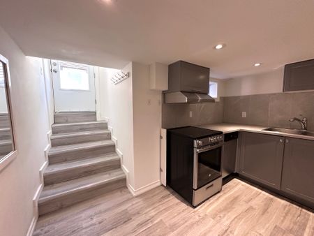 For Lease - 33 Harris Avenue, Toronto, Ontario - Photo 2