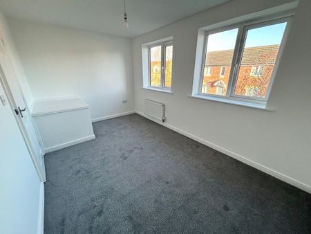 3 bedroom semi-detached house to rent - Photo 4