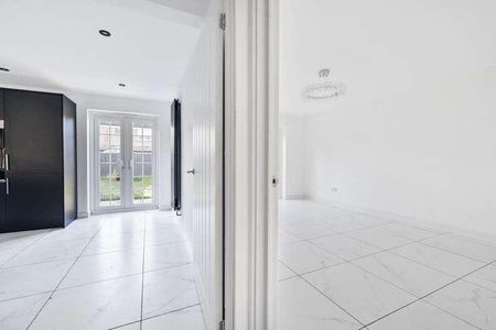 Birch Hill, Berkshire, RG12 - Photo 3