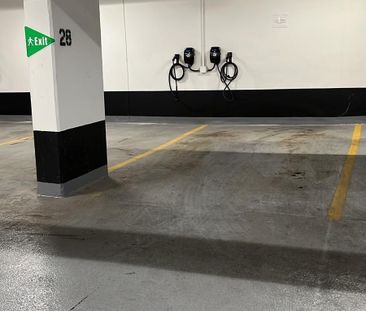 For Lease - 119 Broadway Avenue, Toronto, Ontario - Photo 2