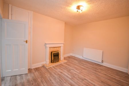 2 bed flat to rent in Bavington Drive, Fenham, NE5 - Photo 2