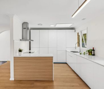 Exceptional family home with pool - Photo 4