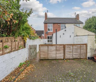 3 bedroom semi-detached house to rent - Photo 1