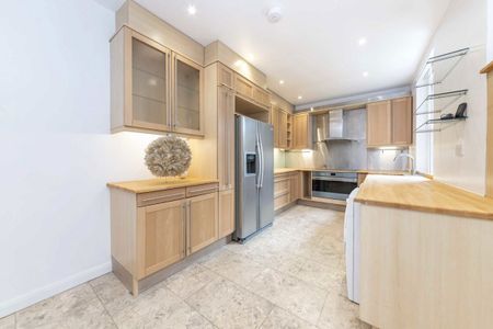 Flanders Road, W4 1NF, London - Photo 4