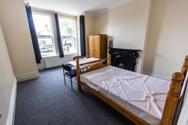 3 bedroom flat to rent - Photo 1