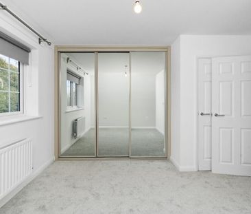 2 bedroom end of terrace house to rent - Photo 5