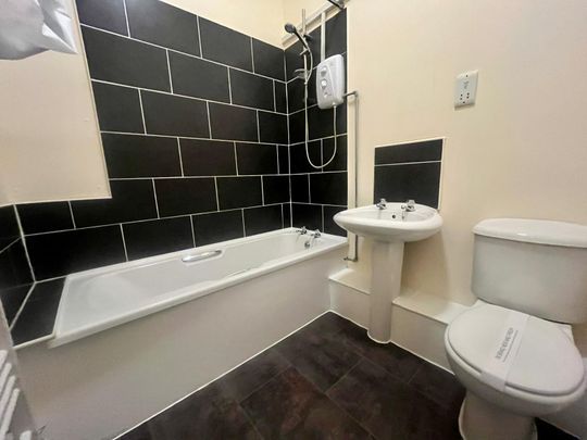 Bond Street, Dewsbury - Photo 1