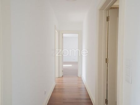 3 room luxury Apartment for rent in Cascais e Estoril, Portugal - Photo 2