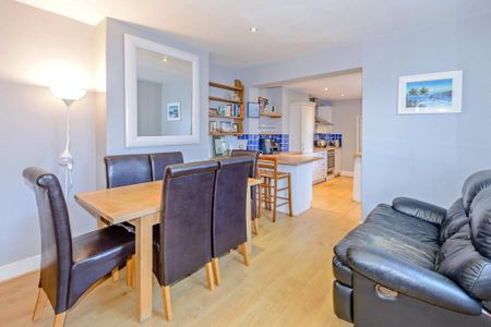 3 bedroom end of terrace house to rent - Photo 3
