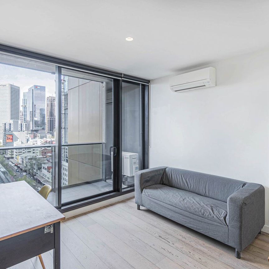 Stunning furnished home in the heart of CBD - Photo 1