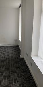 2 Bed Flat, Kenyon Lane, M40 - Photo 3