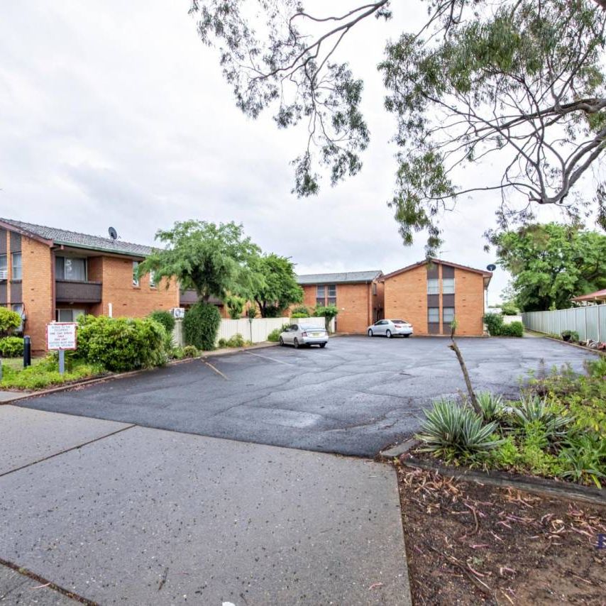 Modern Two-Bedroom Townhouse in Popular South Dubbo - Photo 1