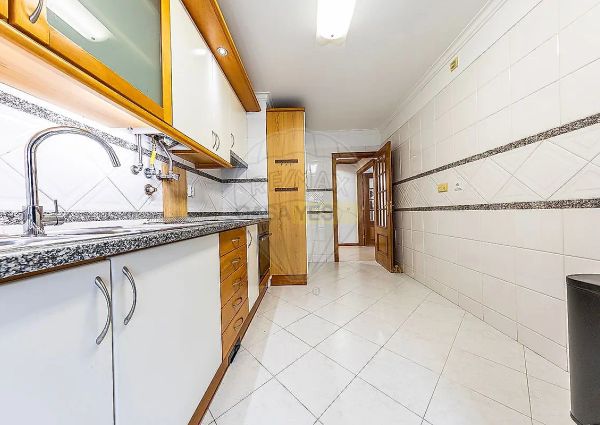 Apartment T3 in Queluz e Belas, Sintra