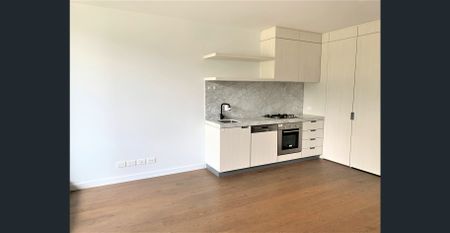 Luxury 2 Bedroom Apartment in Perfect Location close to Everything! - Photo 5